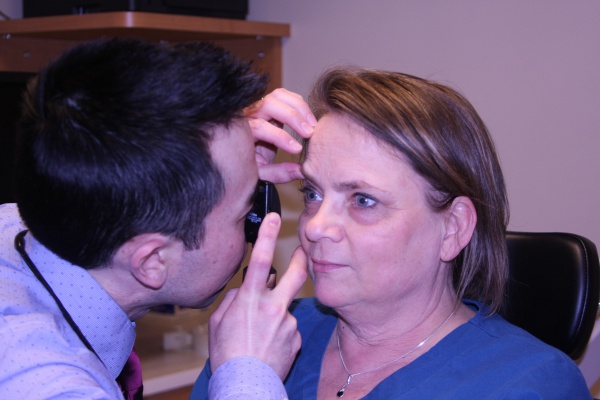 Ophthalmoscopy for Medical Students and Primary Care Physicians - EyeWiki